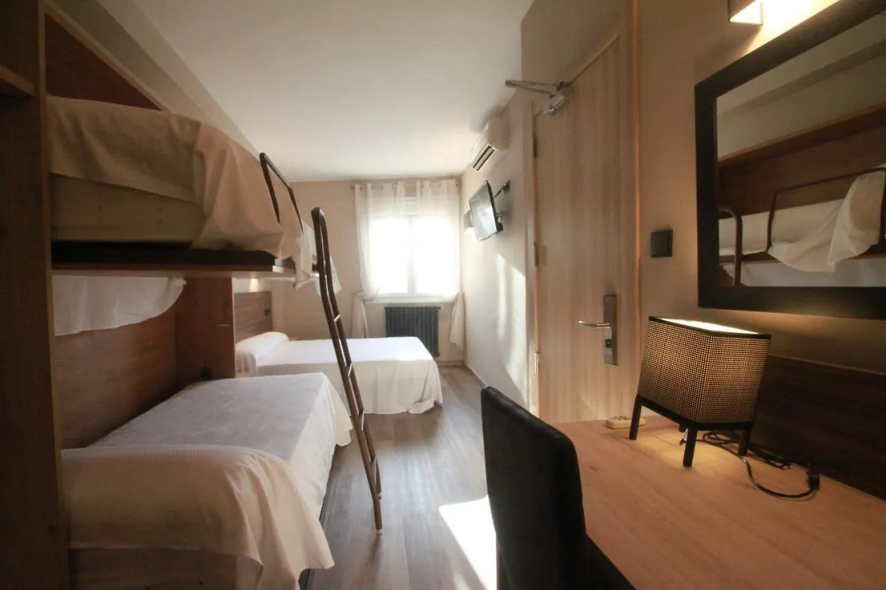 Hotel Hotel, H De L'Anton Batea