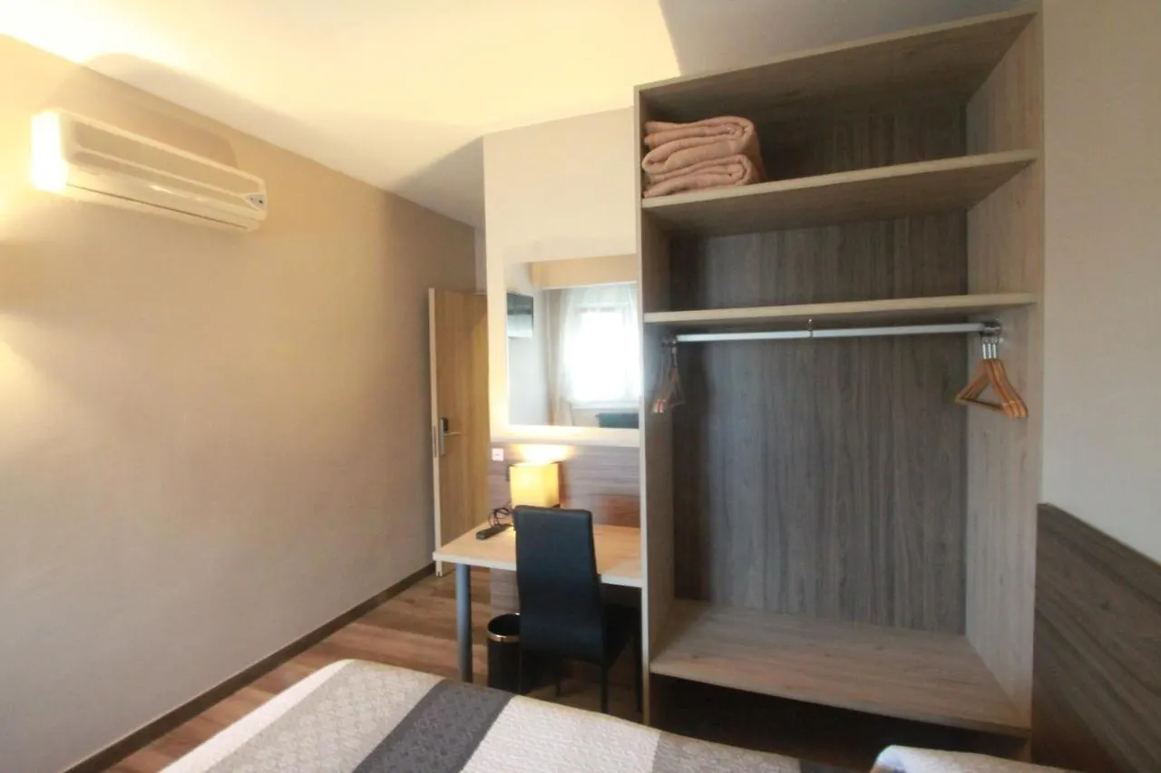 Hotel, H De L'Anton Batea 0*,